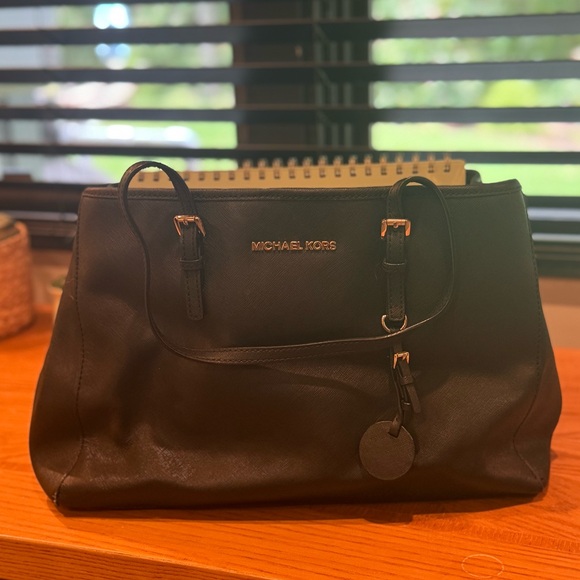 Michael Kors Jet Set Saffiano Leather Tote Bag - Picture 9 of 11